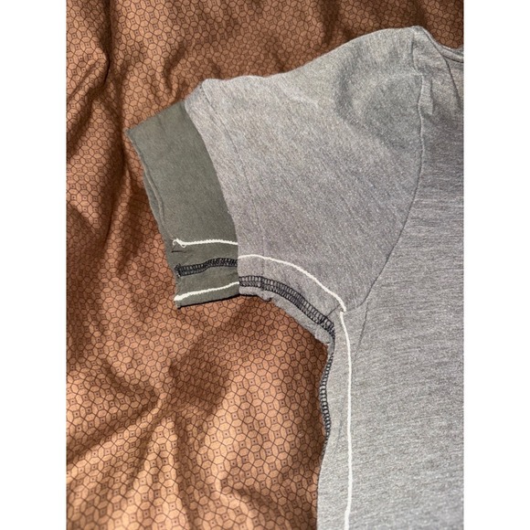 Vintage Guess Jeans 2007 Graphic Tee Gray Tiger Asian Script Men's Small - Picture 8 of 10